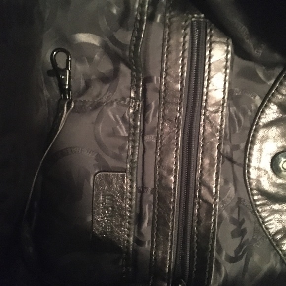 Michael Kors Astor Metallic Grey/Silver Large Hobo - Picture 14 of 14